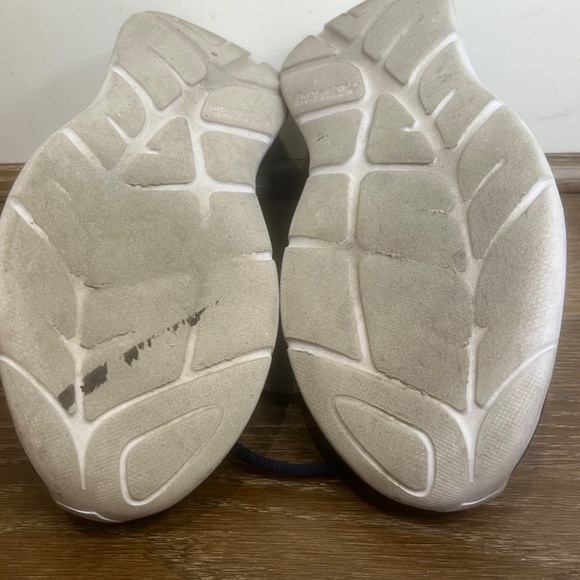 Hoka Aktas Women's Running Shoes, Navy/ Rose Gold, Size 8.5 No insoles, Athletic - Picture 11 of 11